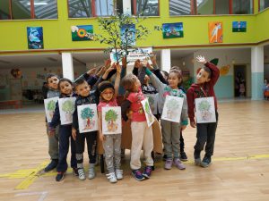 Scopri di più sull'articolo 21 Novembre Festa dell’albero al Comprensivo 1 di Vasto Momento di festa nella Scuola “G. Spataro” in continuità tra l’infanzia e la primaria e l’Albero Azzurro